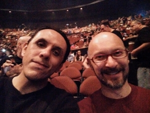Mi amigo Flavio y yo en el último concierto de Rush.